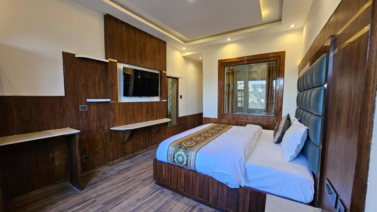 The Vista - Royale Near Mall Road Free Pickup From Railway Station Shimla